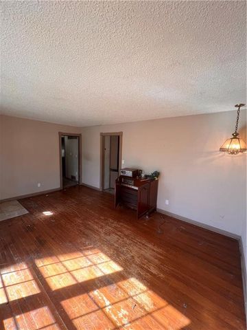 13624 Parker Avenue, Grandview, MO 64030