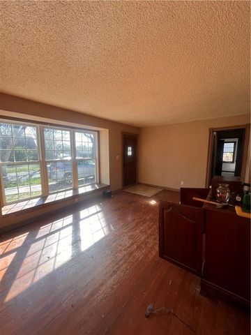 13624 Parker Avenue, Grandview, MO 64030