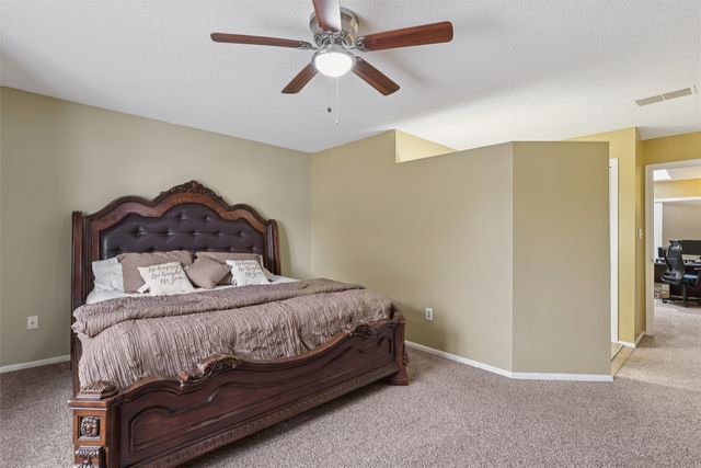 1041 Bradford Place, West Des Moines, IA 50266