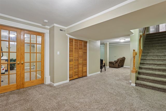 1041 Bradford Place, West Des Moines, IA 50266