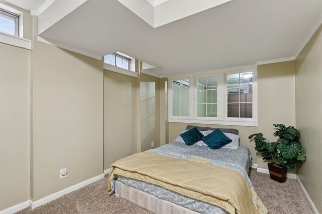 1041 Bradford Place, West Des Moines, IA 50266