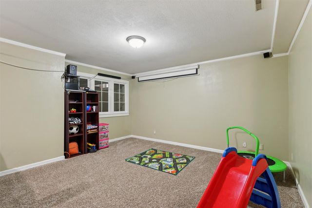 1041 Bradford Place, West Des Moines, IA 50266