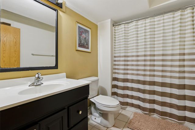 1041 Bradford Place, West Des Moines, IA 50266