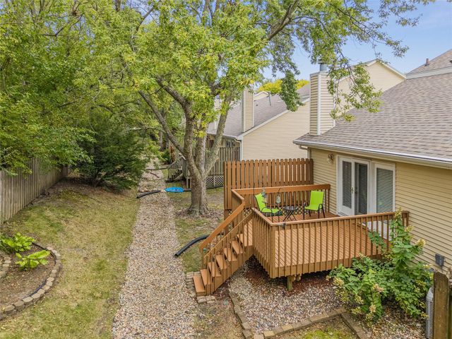 1041 Bradford Place, West Des Moines, IA 50266