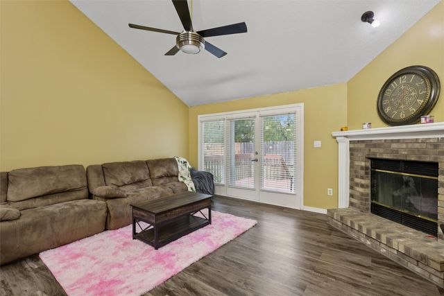 1041 Bradford Place, West Des Moines, IA 50266