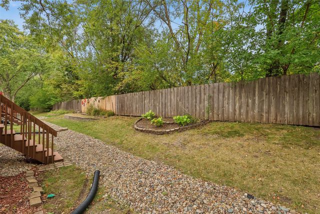 1041 Bradford Place, West Des Moines, IA 50266