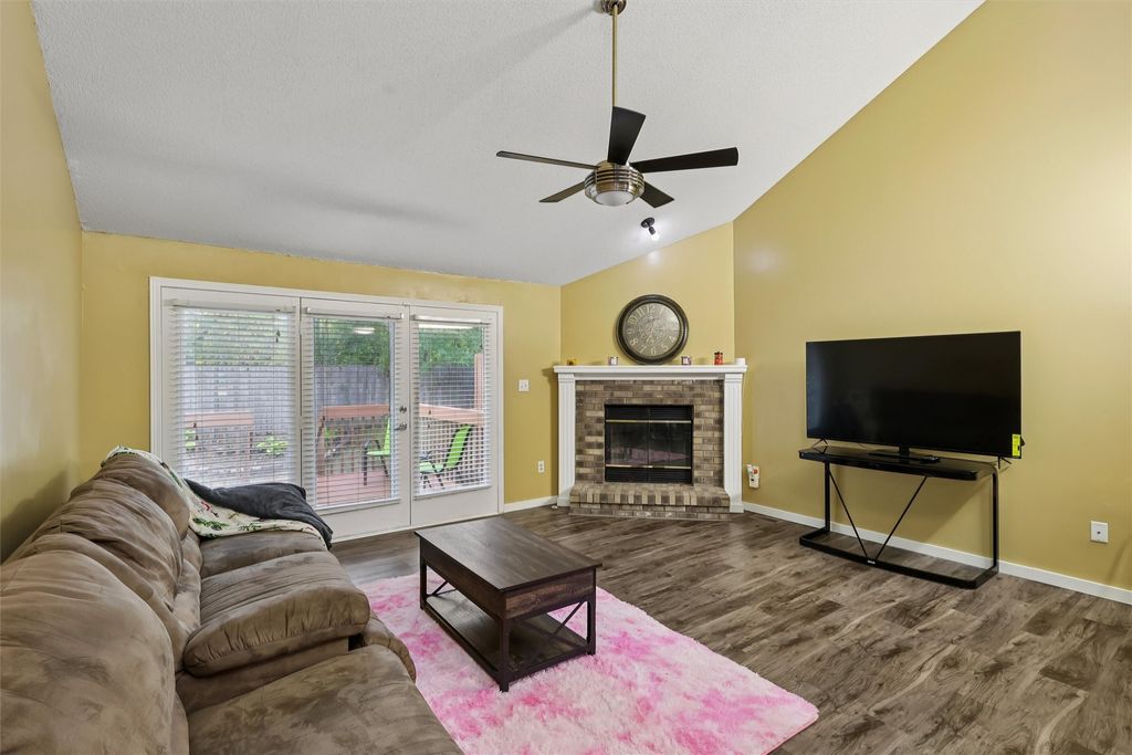 1041 Bradford Place, West Des Moines, IA 50266