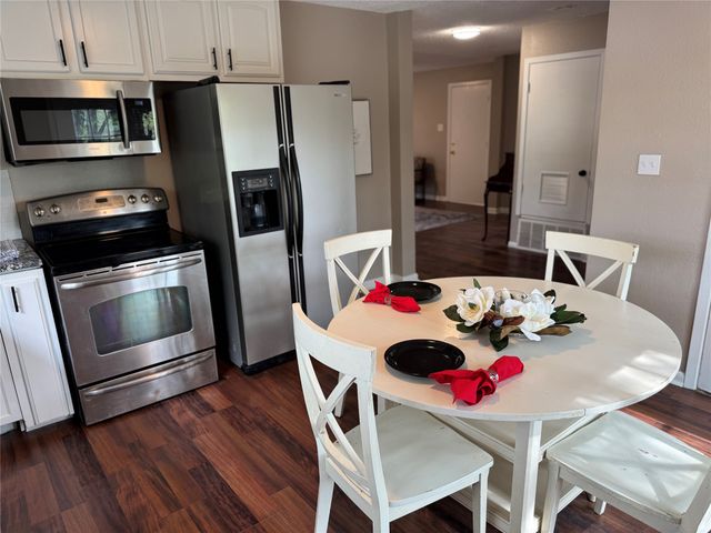 115 Adams, Mcgregor, TX 76657