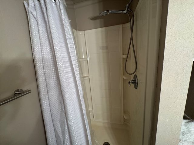 115 Adams, Mcgregor, TX 76657