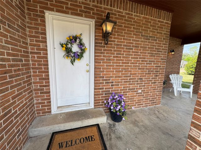 115 Adams, Mcgregor, TX 76657