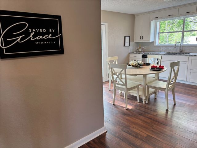 115 Adams, Mcgregor, TX 76657