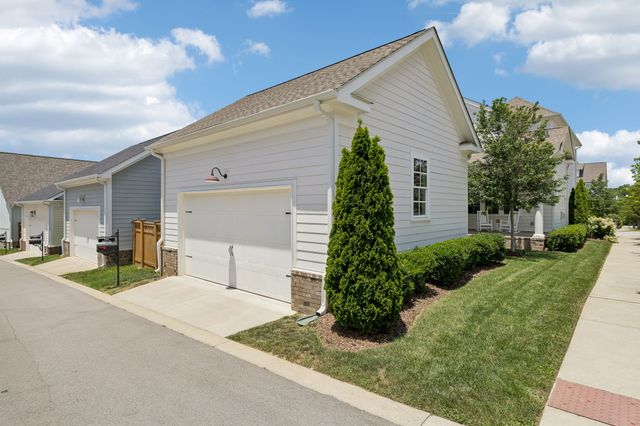201 Moray Ct, Franklin, TN 37064