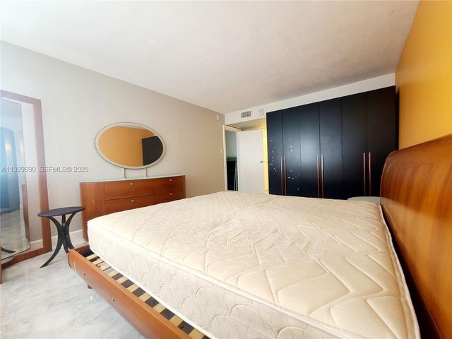 16565 NE 26th Ave 2B, North Miami Beach, FL 33160