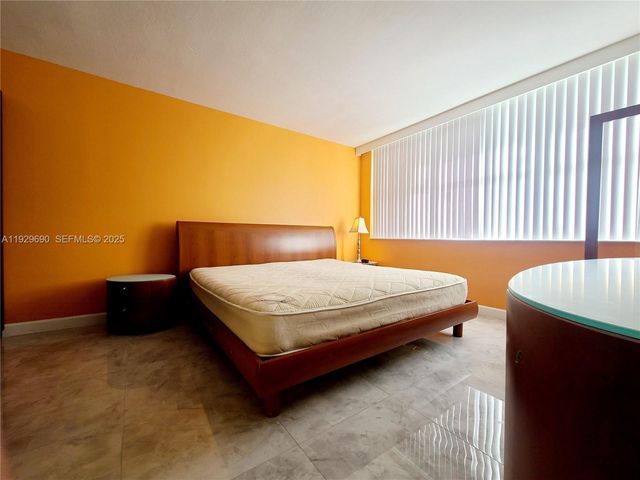 16565 NE 26th Ave 2B, North Miami Beach, FL 33160