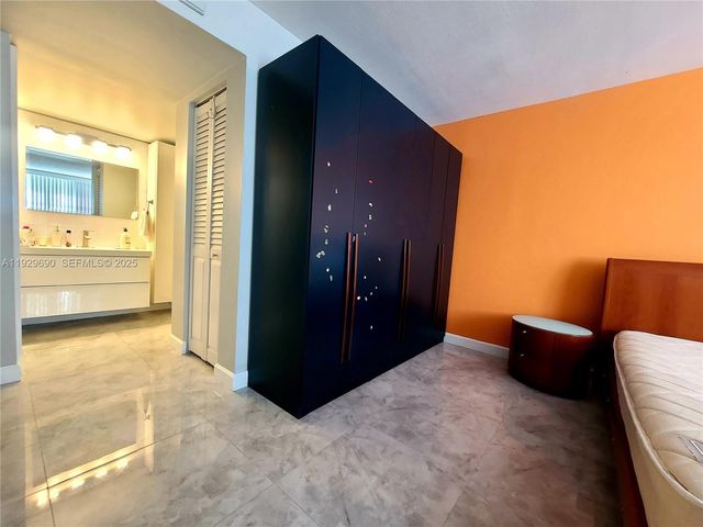 16565 NE 26th Ave 2B, North Miami Beach, FL 33160