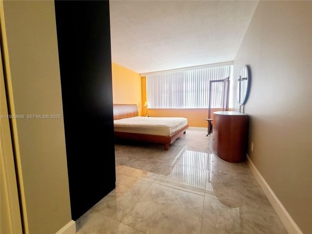 16565 NE 26th Ave 2B, North Miami Beach, FL 33160