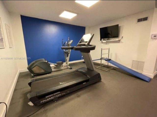 16565 NE 26th Ave 2B, North Miami Beach, FL 33160