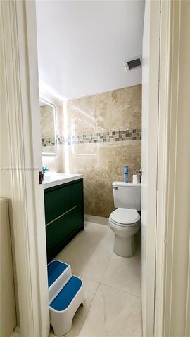 16565 NE 26th Ave 2B, North Miami Beach, FL 33160