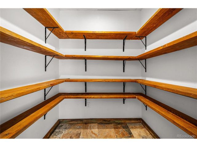 11 MacNaughton Rd, Pueblo, CO 81001