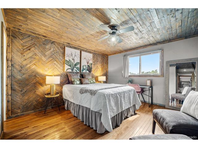 11 MacNaughton Rd, Pueblo, CO 81001
