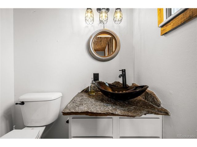 11 MacNaughton Rd, Pueblo, CO 81001