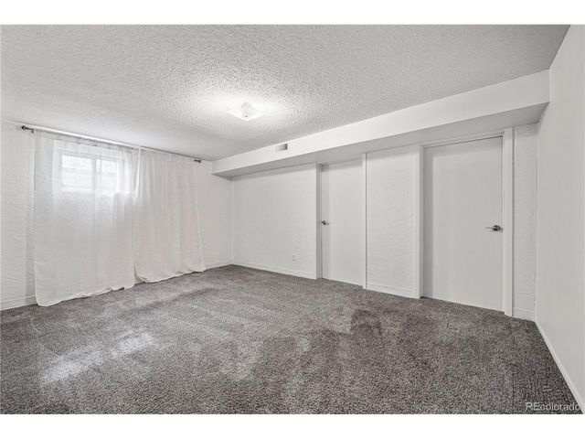 11 MacNaughton Rd, Pueblo, CO 81001