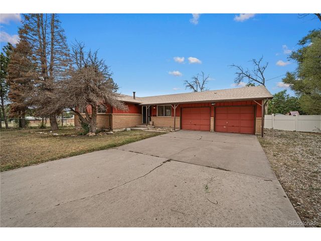 11 MacNaughton Rd, Pueblo, CO 81001