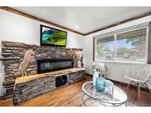 11 MacNaughton Rd, Pueblo, CO 81001
