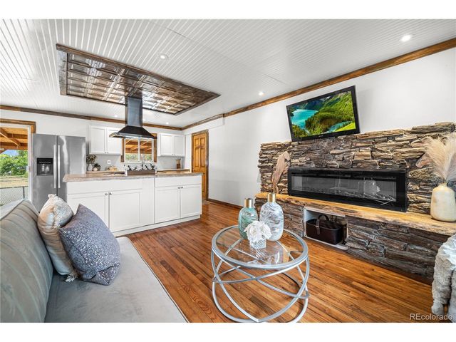 11 MacNaughton Rd, Pueblo, CO 81001