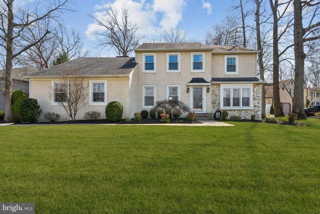 24 WHITECHAPEL DR, Mount Laurel, NJ 08054