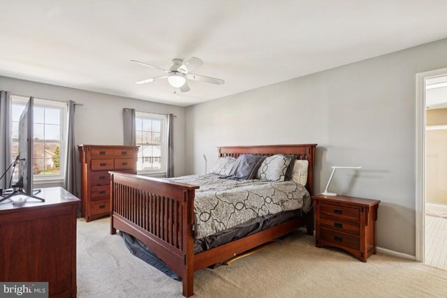 24 WHITECHAPEL DR, Mount Laurel, NJ 08054