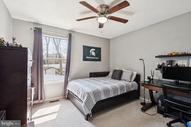24 WHITECHAPEL DR, Mount Laurel, NJ 08054