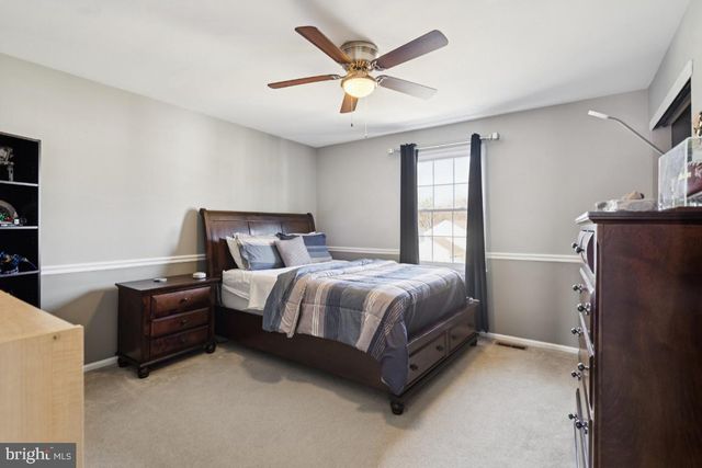 24 WHITECHAPEL DR, Mount Laurel, NJ 08054