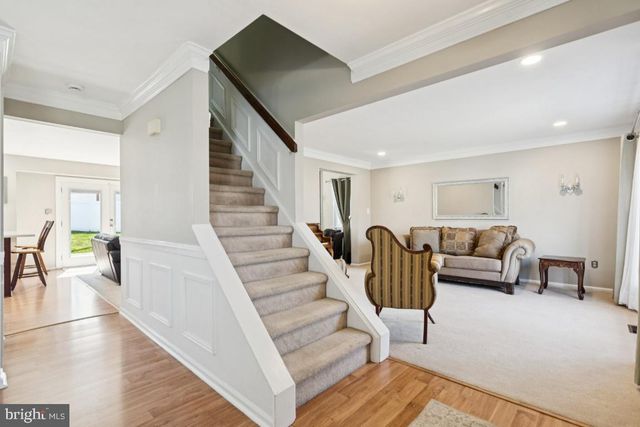 24 WHITECHAPEL DR, Mount Laurel, NJ 08054