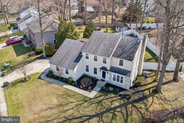 24 WHITECHAPEL DR, Mount Laurel, NJ 08054
