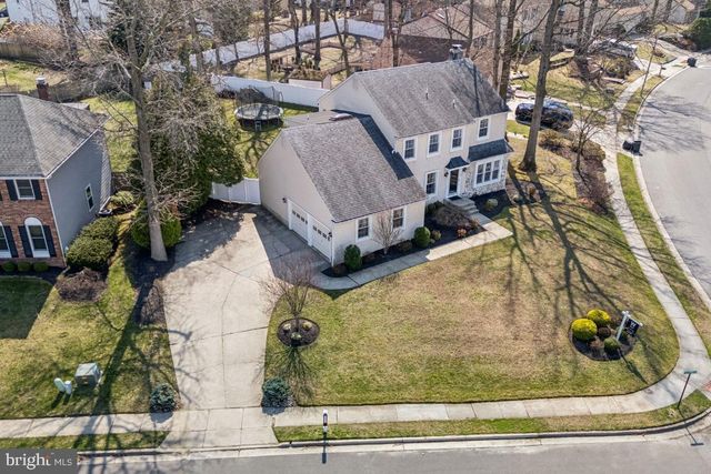 24 WHITECHAPEL DR, Mount Laurel, NJ 08054