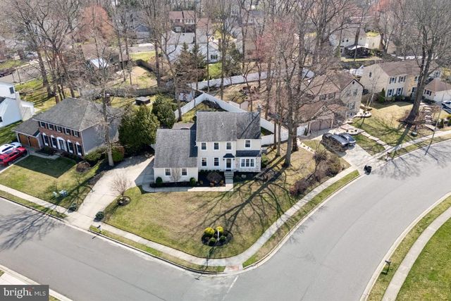 24 WHITECHAPEL DR, Mount Laurel, NJ 08054