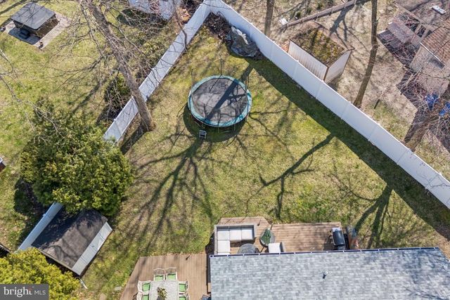 24 WHITECHAPEL DR, Mount Laurel, NJ 08054