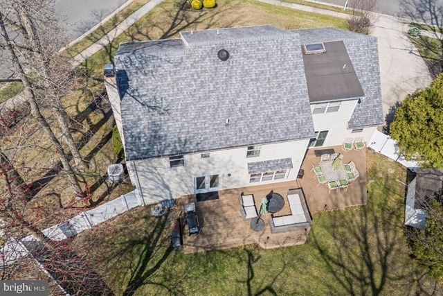 24 WHITECHAPEL DR, Mount Laurel, NJ 08054