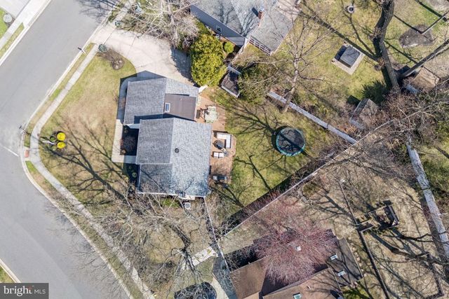 24 WHITECHAPEL DR, Mount Laurel, NJ 08054