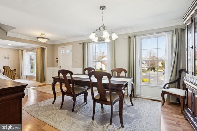 24 WHITECHAPEL DR, Mount Laurel, NJ 08054