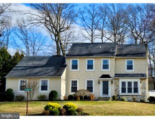 24 WHITECHAPEL DR, Mount Laurel, NJ 08054