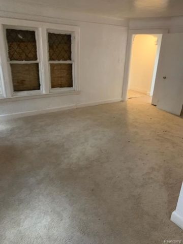 8229 Carlin Street, Detroit, MI 48228