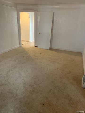 8229 Carlin Street, Detroit, MI 48228