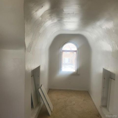 8229 Carlin Street, Detroit, MI 48228
