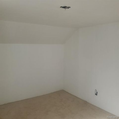 8229 Carlin Street, Detroit, MI 48228