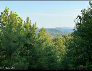 351 White Plains Rd, Vonore, TN 37885