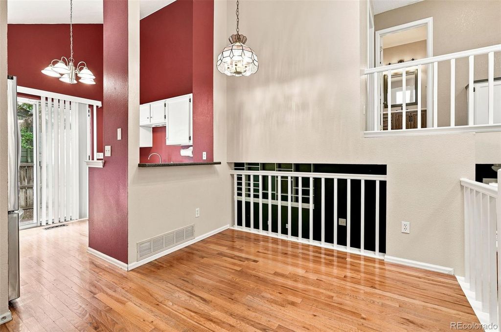 Image 10 of property listing at 9269 Hickory Circle, Highlands Ranch, CO 80126
