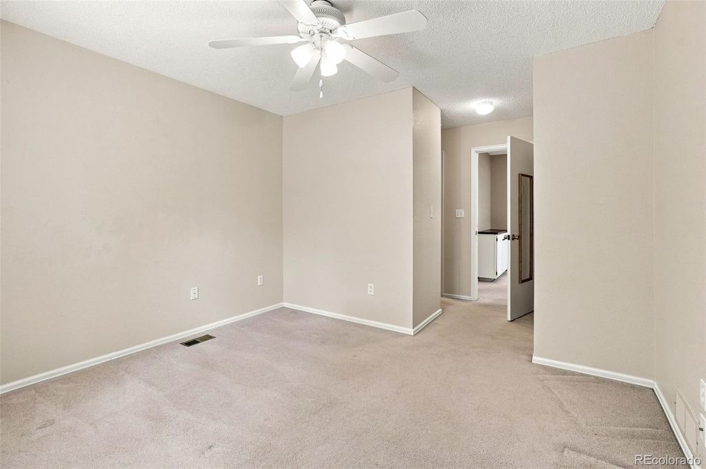 Image 16 of property listing at 9269 Hickory Circle, Highlands Ranch, CO 80126