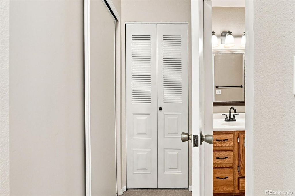 Image 17 of property listing at 9269 Hickory Circle, Highlands Ranch, CO 80126